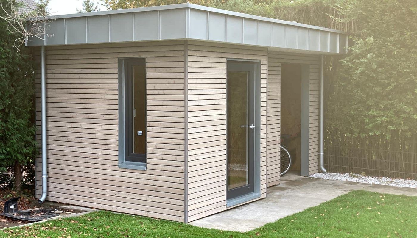 Modernes Gartenhaus in Holzbauweise von Reiners Holzbau